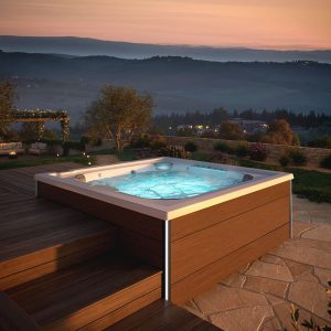 jacuzzi-j_lx-action_shot